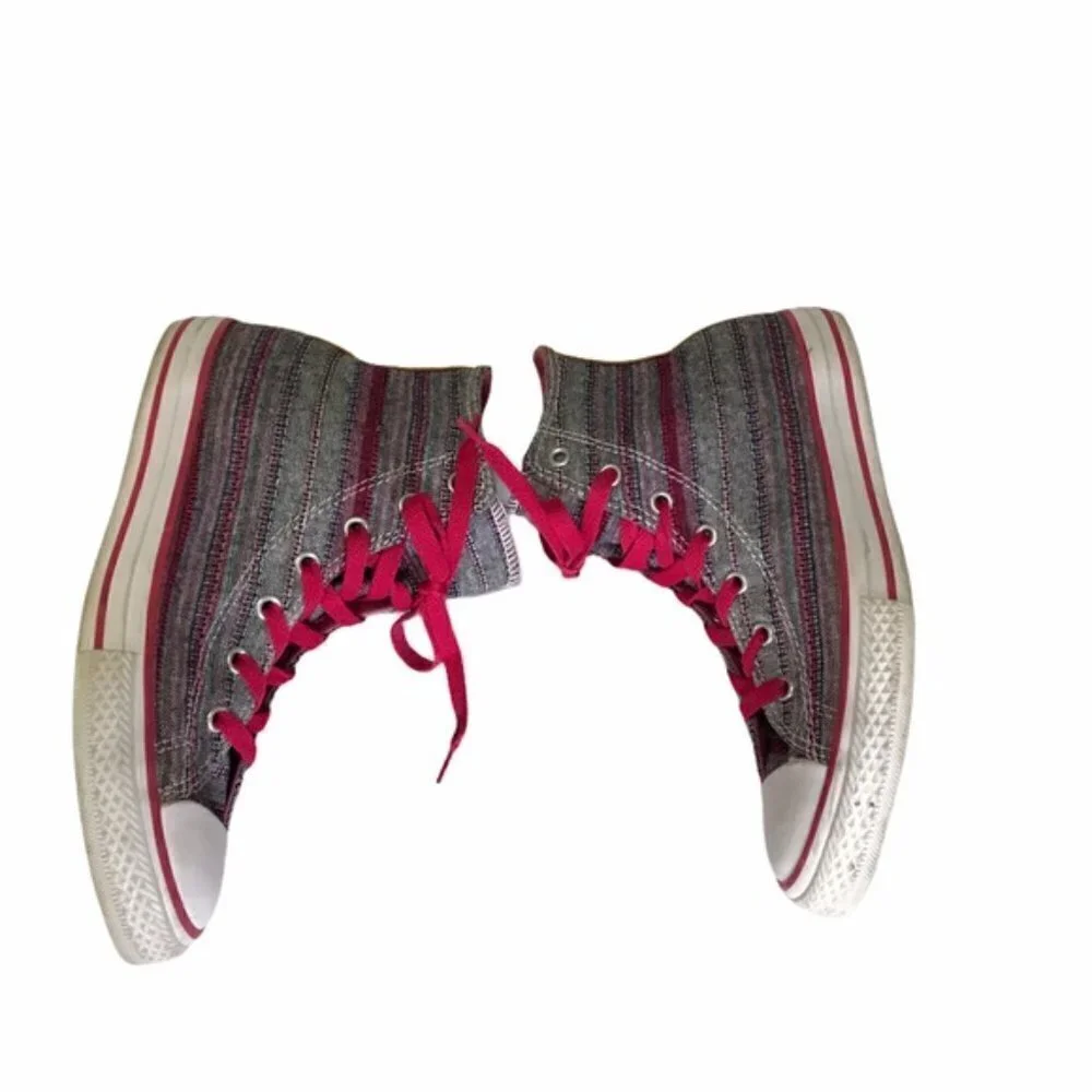 CONVERSE MULTI-COLOR HI-TOP CHUCKS size 5 Juniors